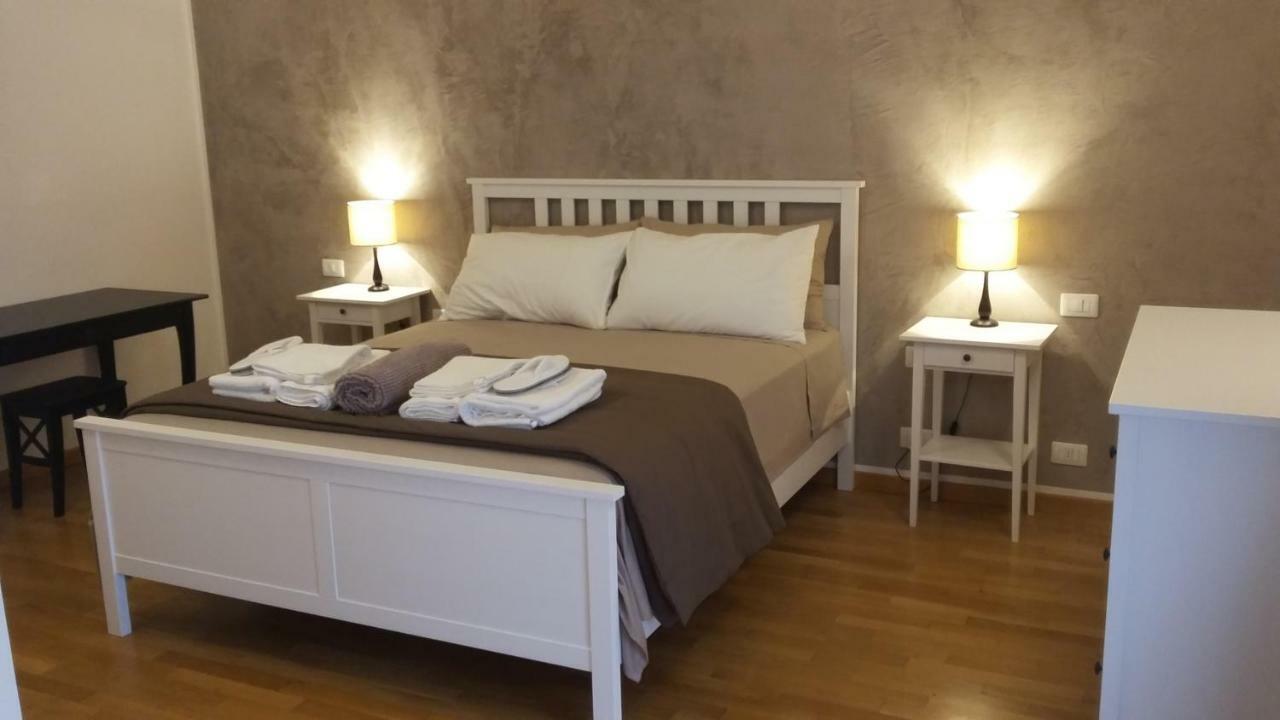 Residenza Leon Panzió Castelnuovo del Garda Kültér fotó